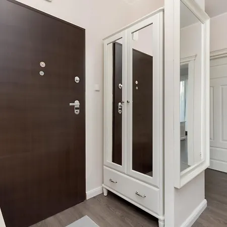 Apartment Nowoczesny W Spokojnej Okolicy Z Parkingiem By Rent Like